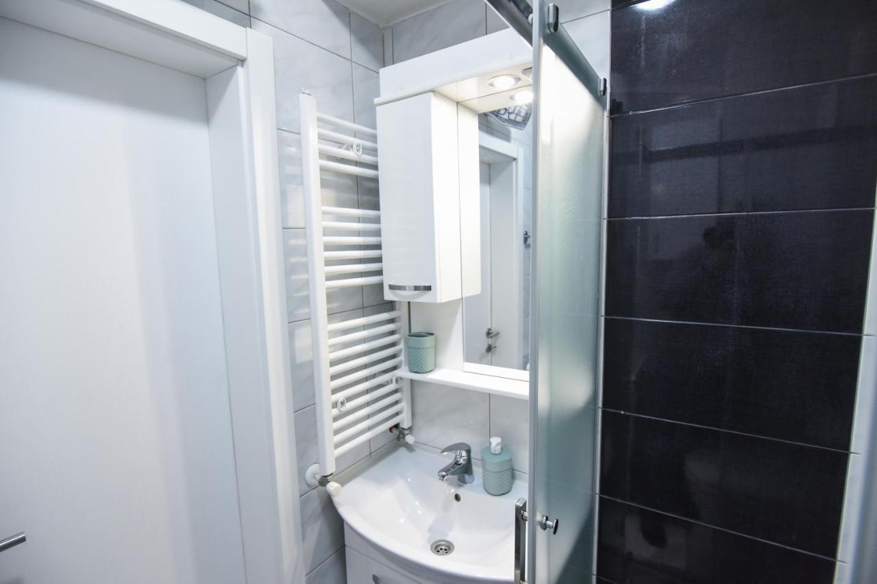 Stevi Apartment Skopje Buitenkant foto