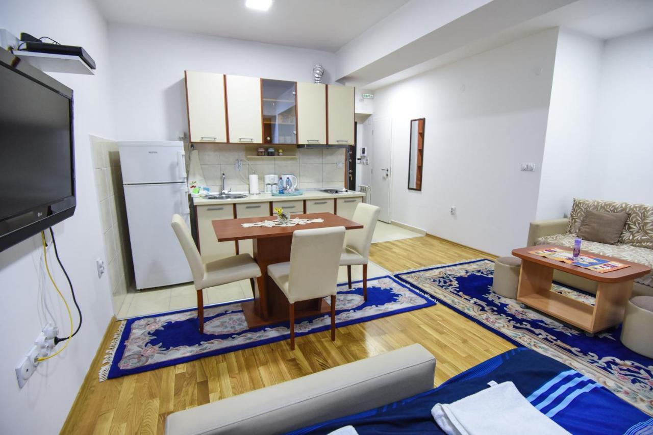 Stevi Apartment Skopje Buitenkant foto